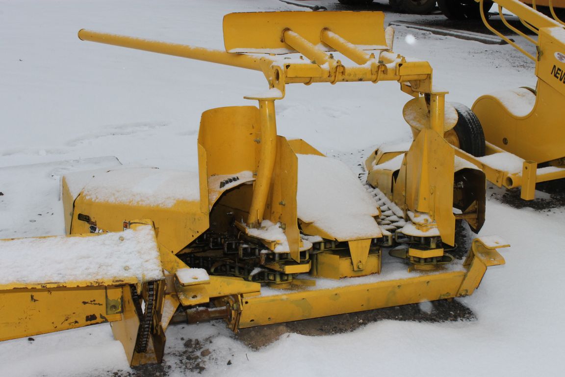 2007 New Holland 824 Header Forage