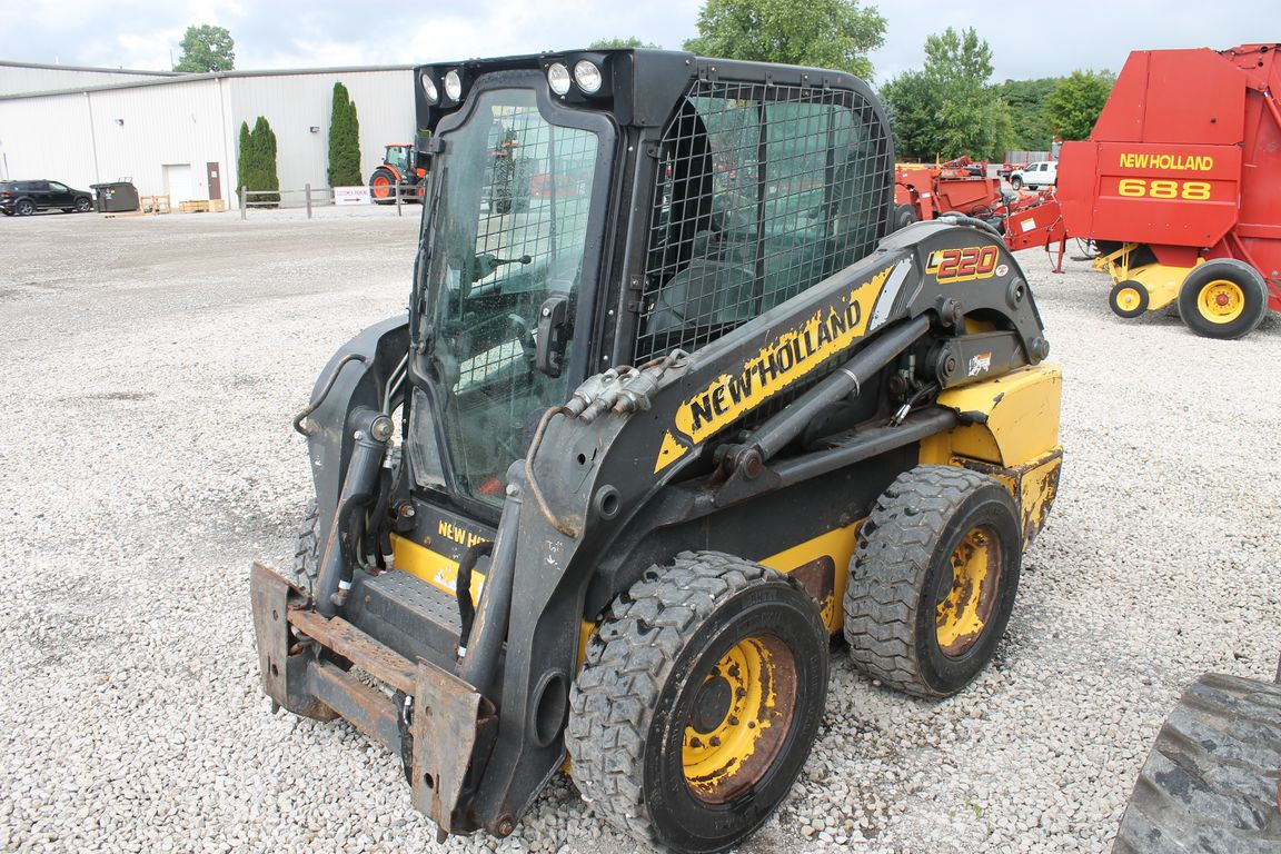 2014 New Holland L220-T4B Skid Steer Loader