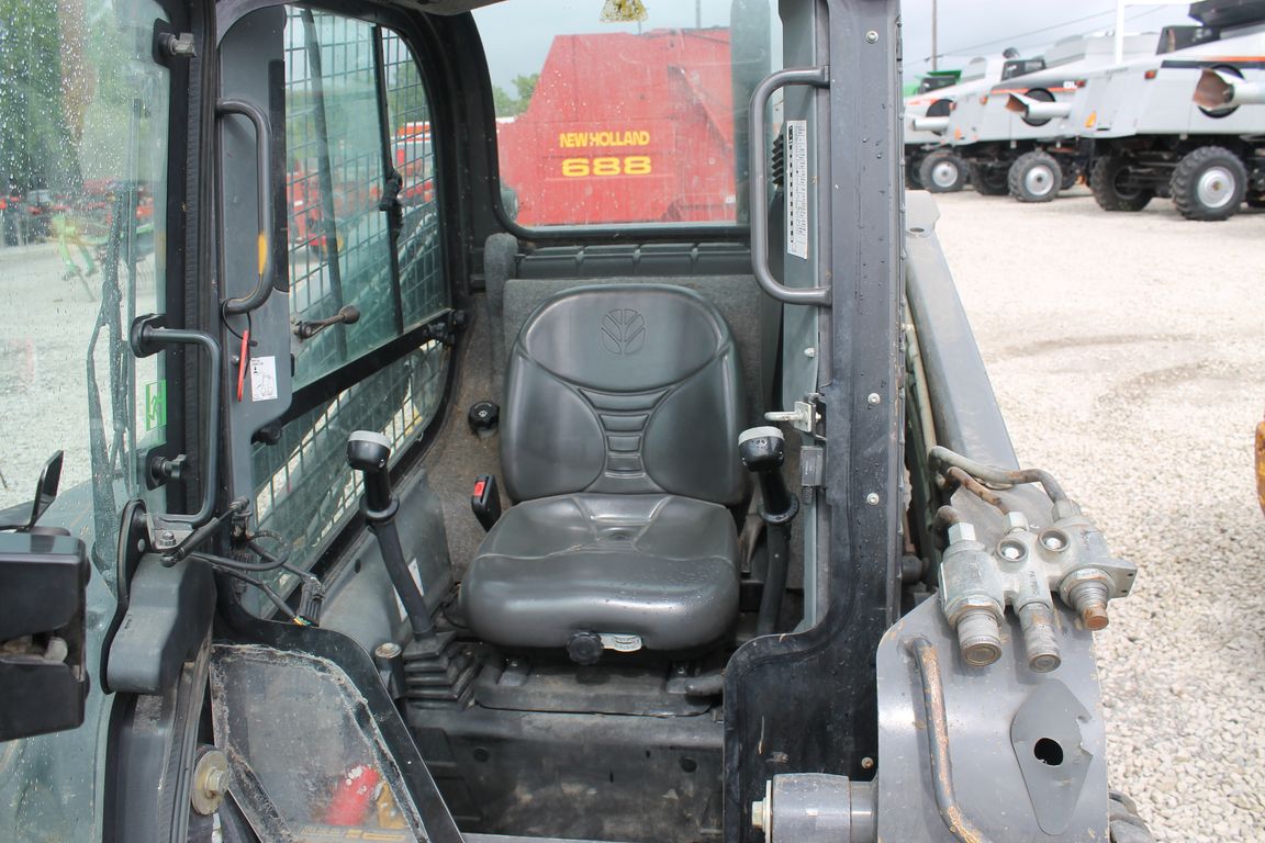 2014 New Holland L220-T4B Skid Steer Loader