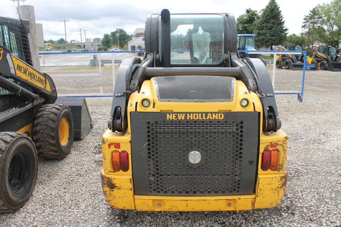 2014 New Holland L220-T4B Skid Steer Loader