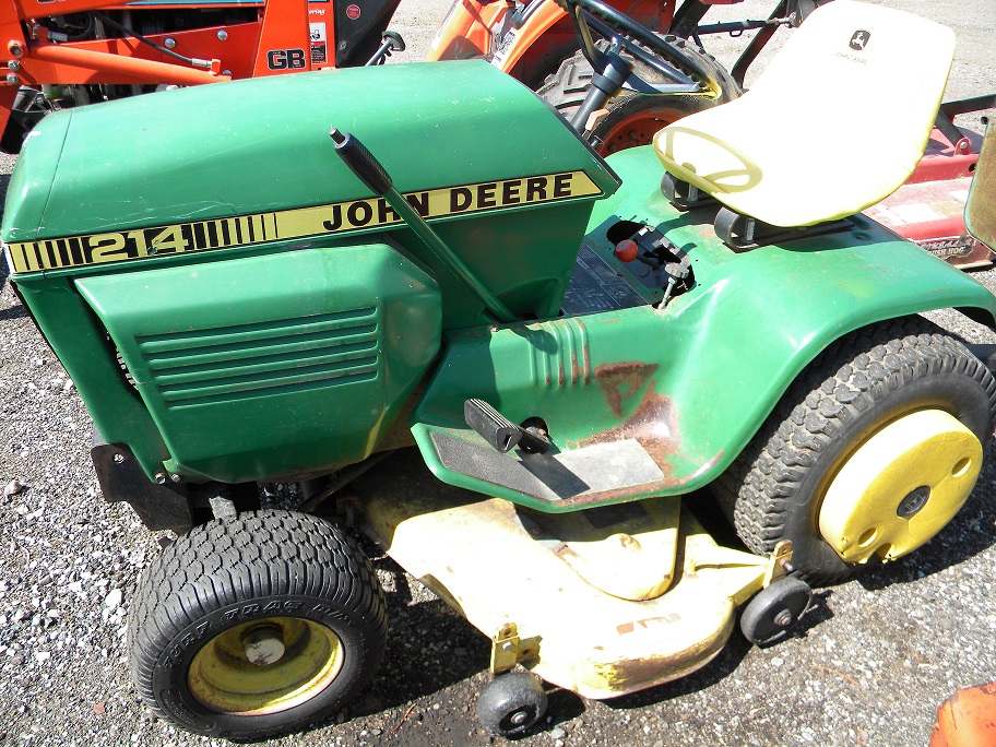 1985 John Deere 214 Garden Tractor