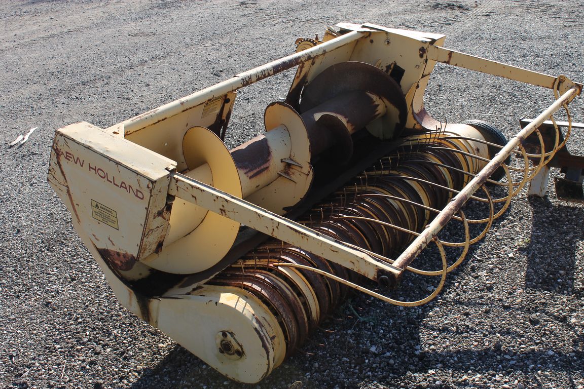 1987 New Holland 900W Header Forage