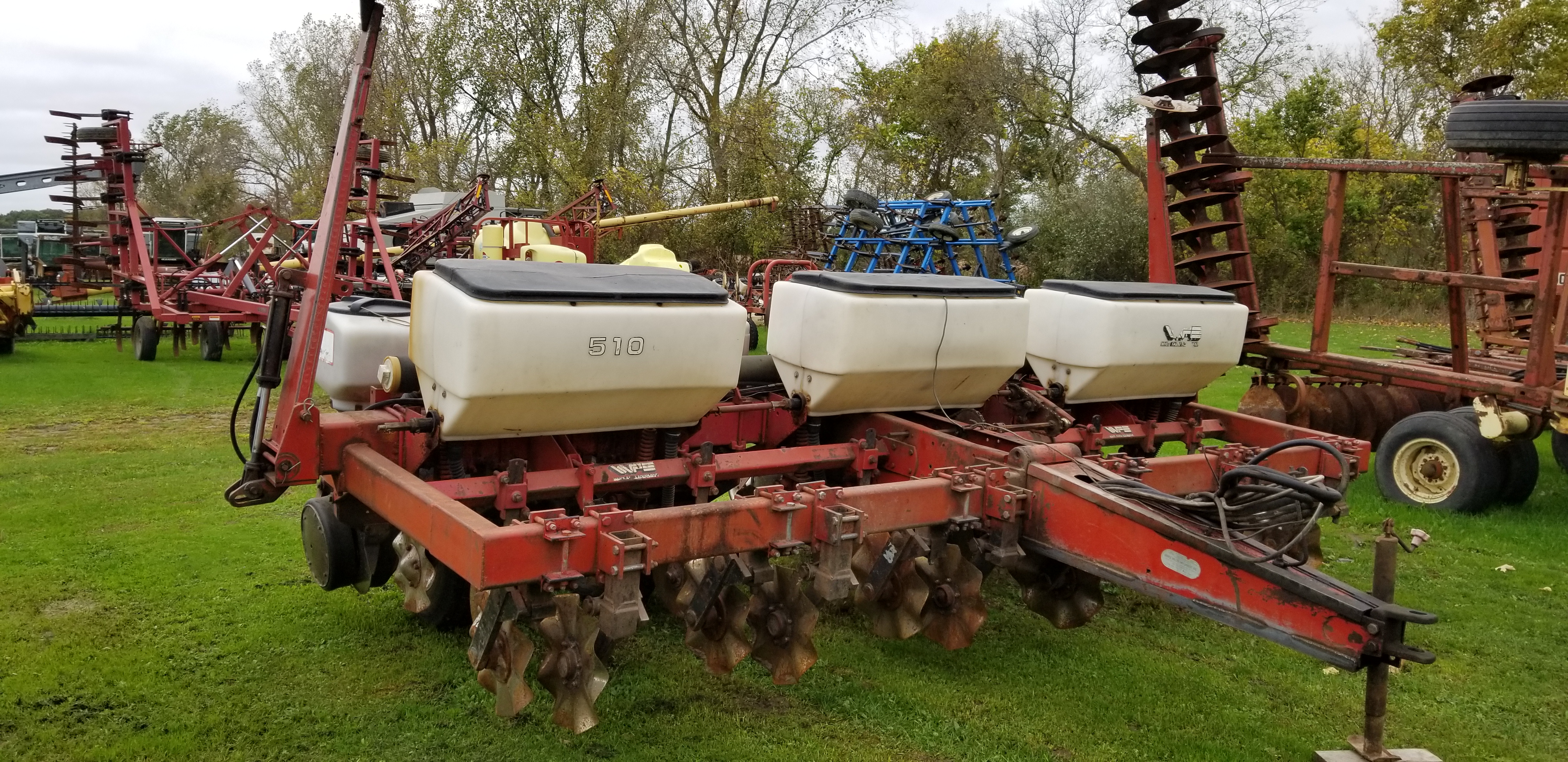 White 5100 Planter for sale in Chesaning, MI | IronSearch