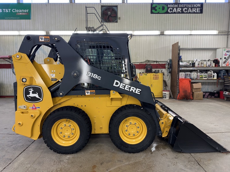 2022 John Deere 318G Skid Steer Loader