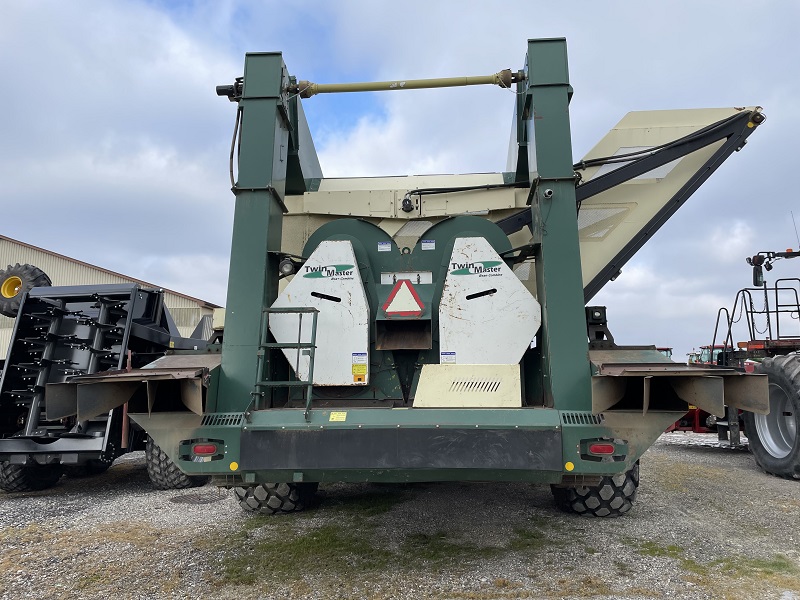 2012 Pickett TWIN MASTER Combine