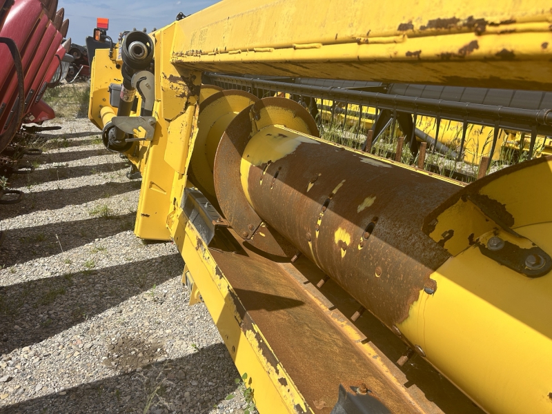 2014 New Holland 740CF-30 Header Flex