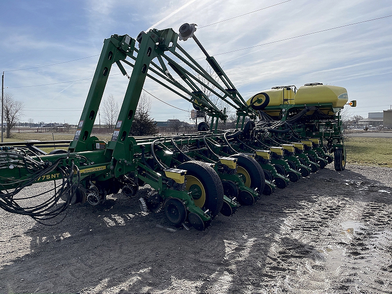 2015 John Deere 1775NT Planter