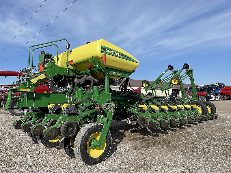 2015 John Deere 1775NT Planter