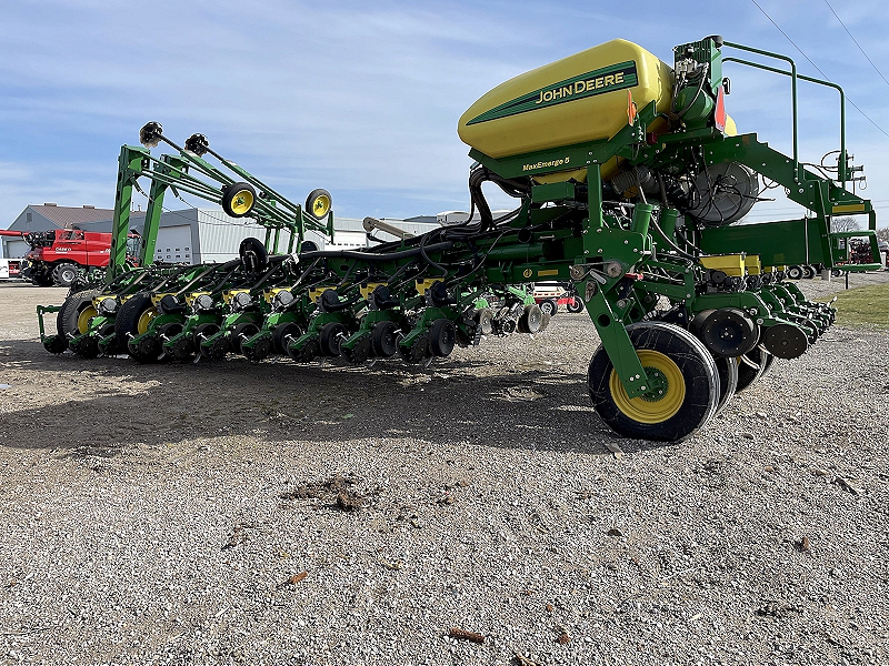 2015 John Deere 1775NT Planter