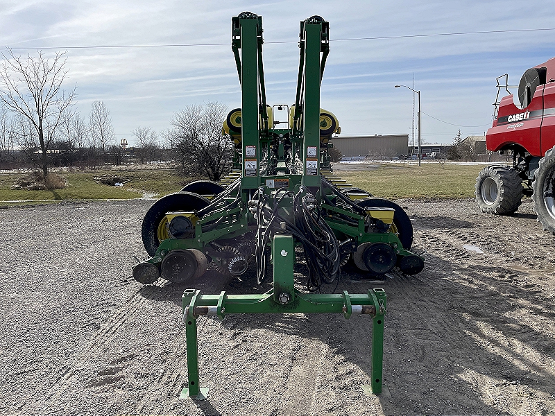 2015 John Deere 1775NT Planter