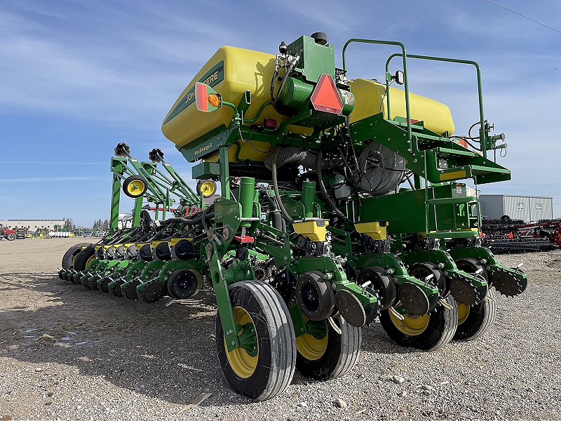 2015 John Deere 1775NT Planter