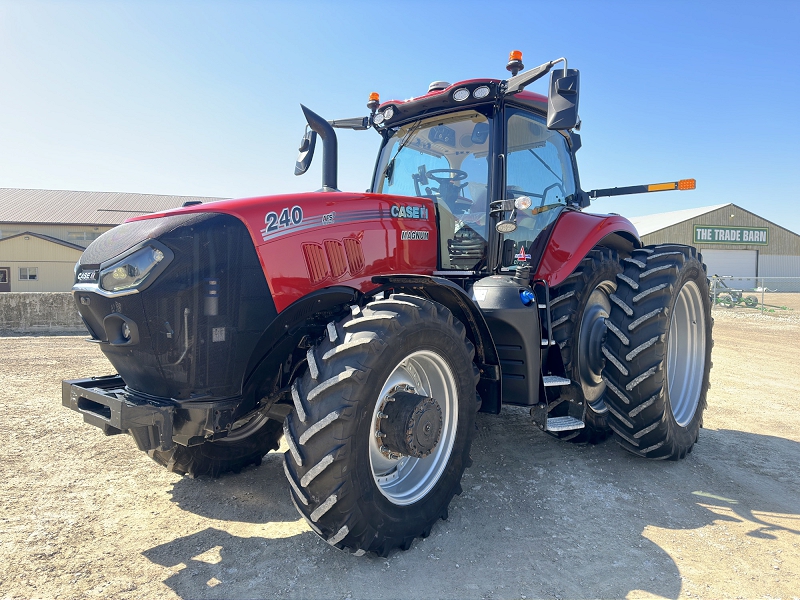 2022 Case IH MAGNUM 240 Tractor