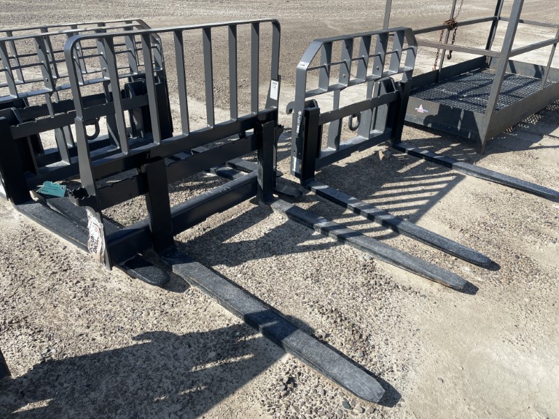 2024 CNH 84332181 Pallet Fork