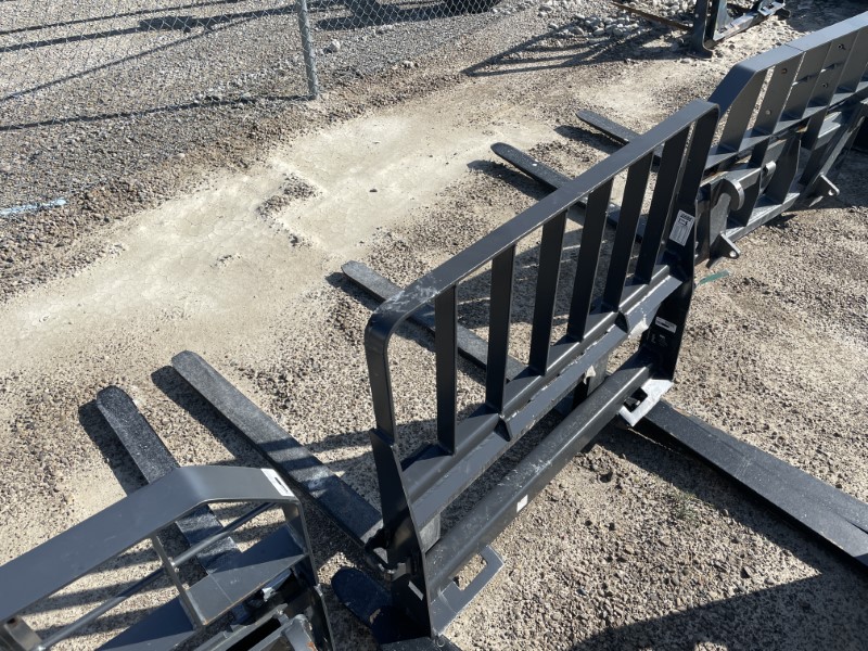 2024 CNH 84332181 Pallet Fork