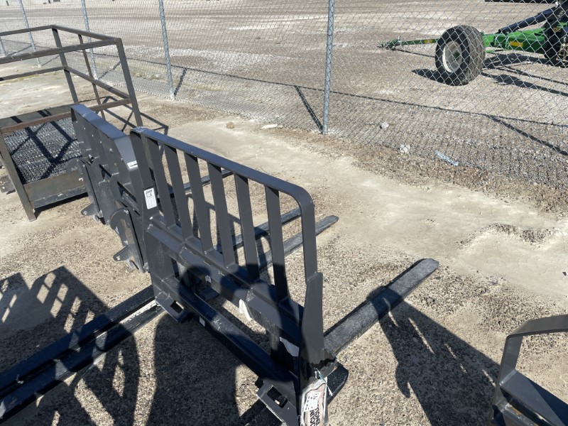 2024 CNH 84332181 Pallet Fork