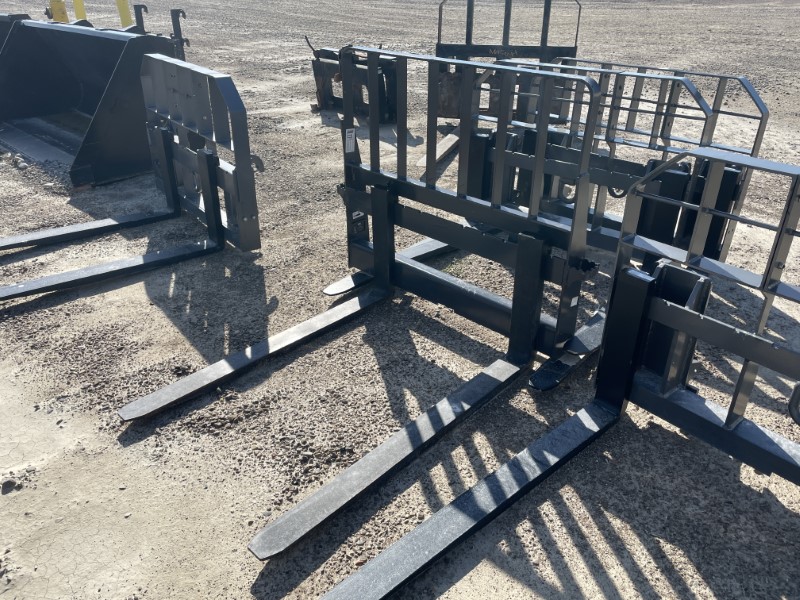 2024 CNH 84332181 Pallet Fork