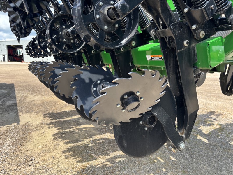 2025 Unverferth 2130DT Strip Till