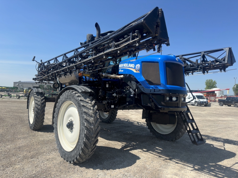 2014 New Holland SP.275R Sprayer/High Clearance