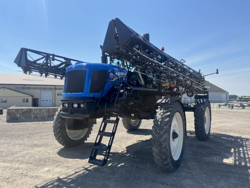 2014 New Holland SP.275R Sprayer/High Clearance