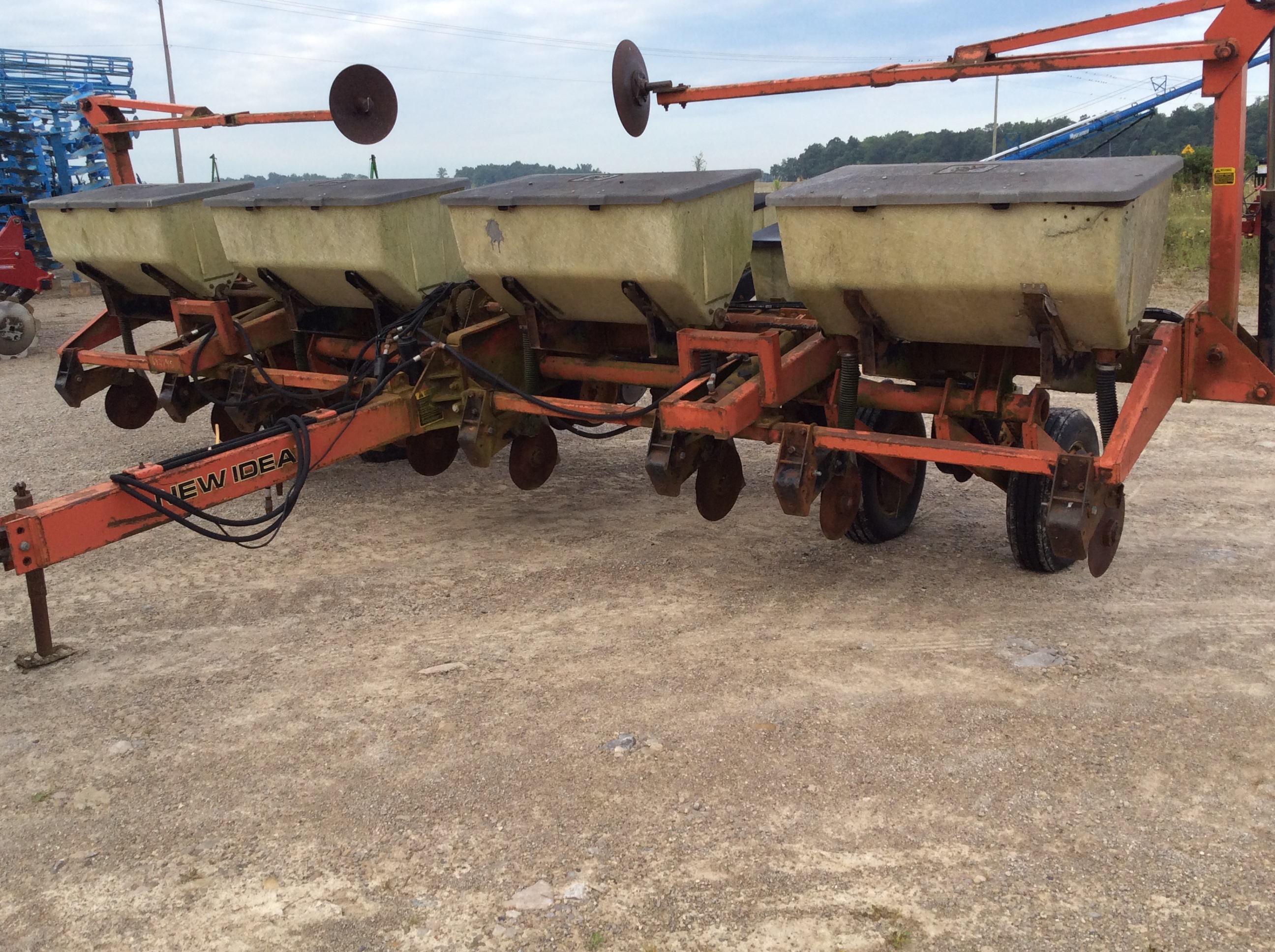 New Idea 8ROW30" Planter