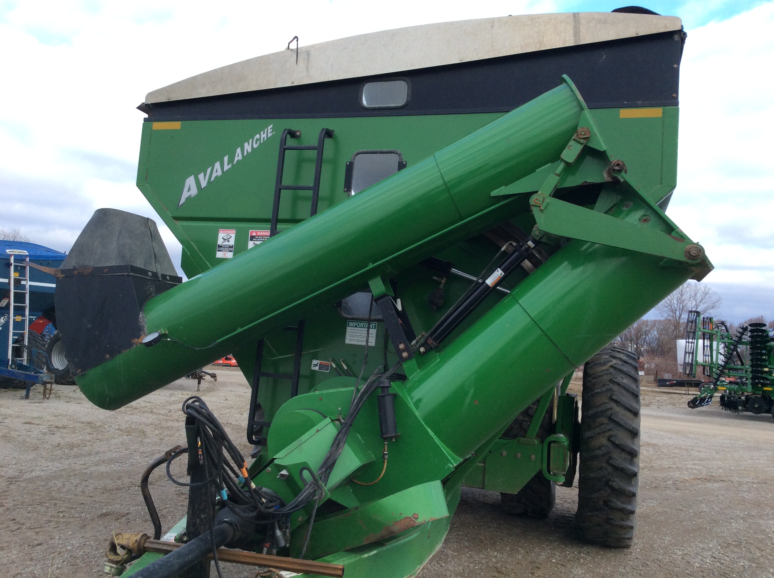 Brent 1084 Grain Cart