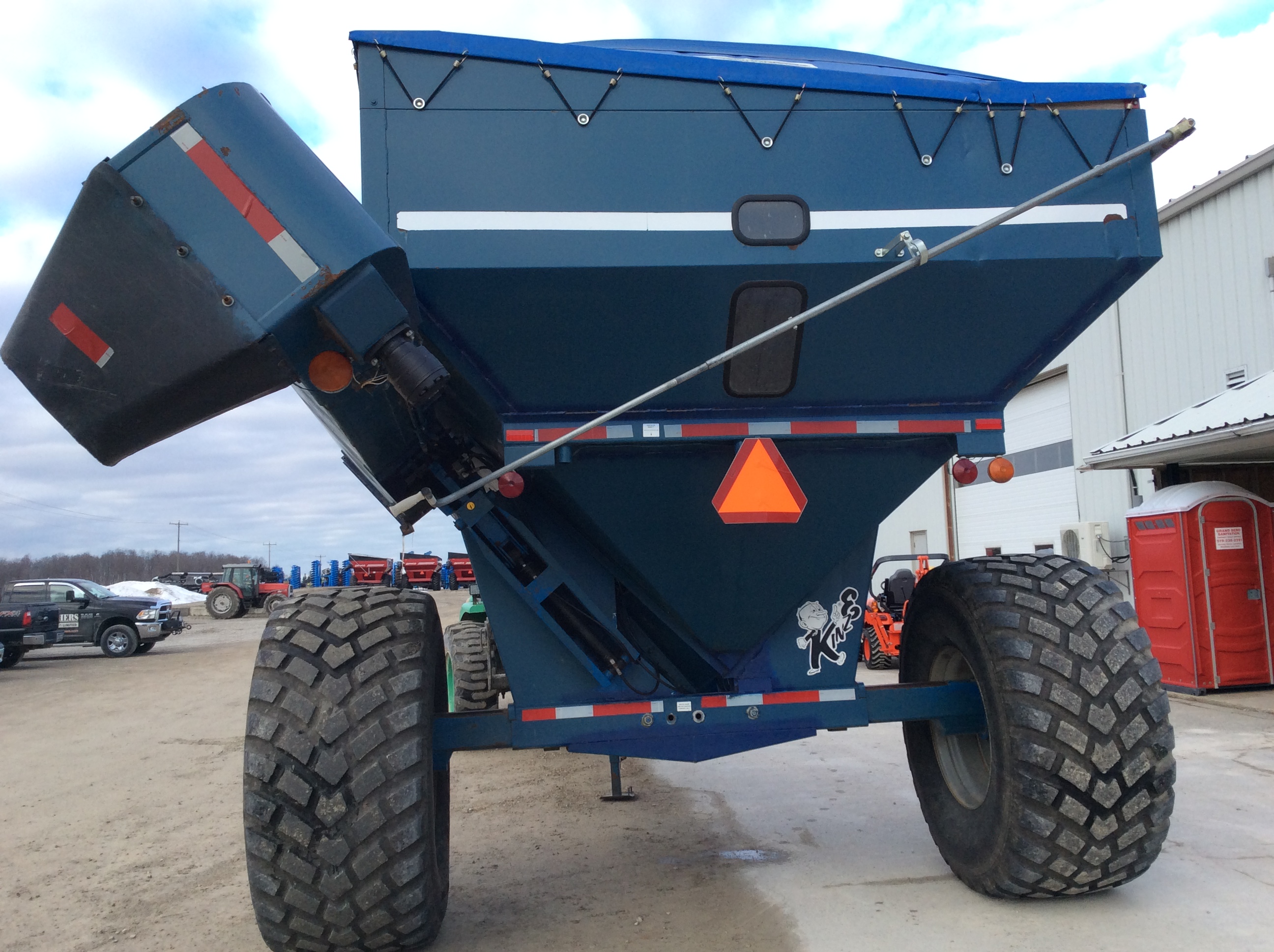 2000 Kinze 450C Grain Cart