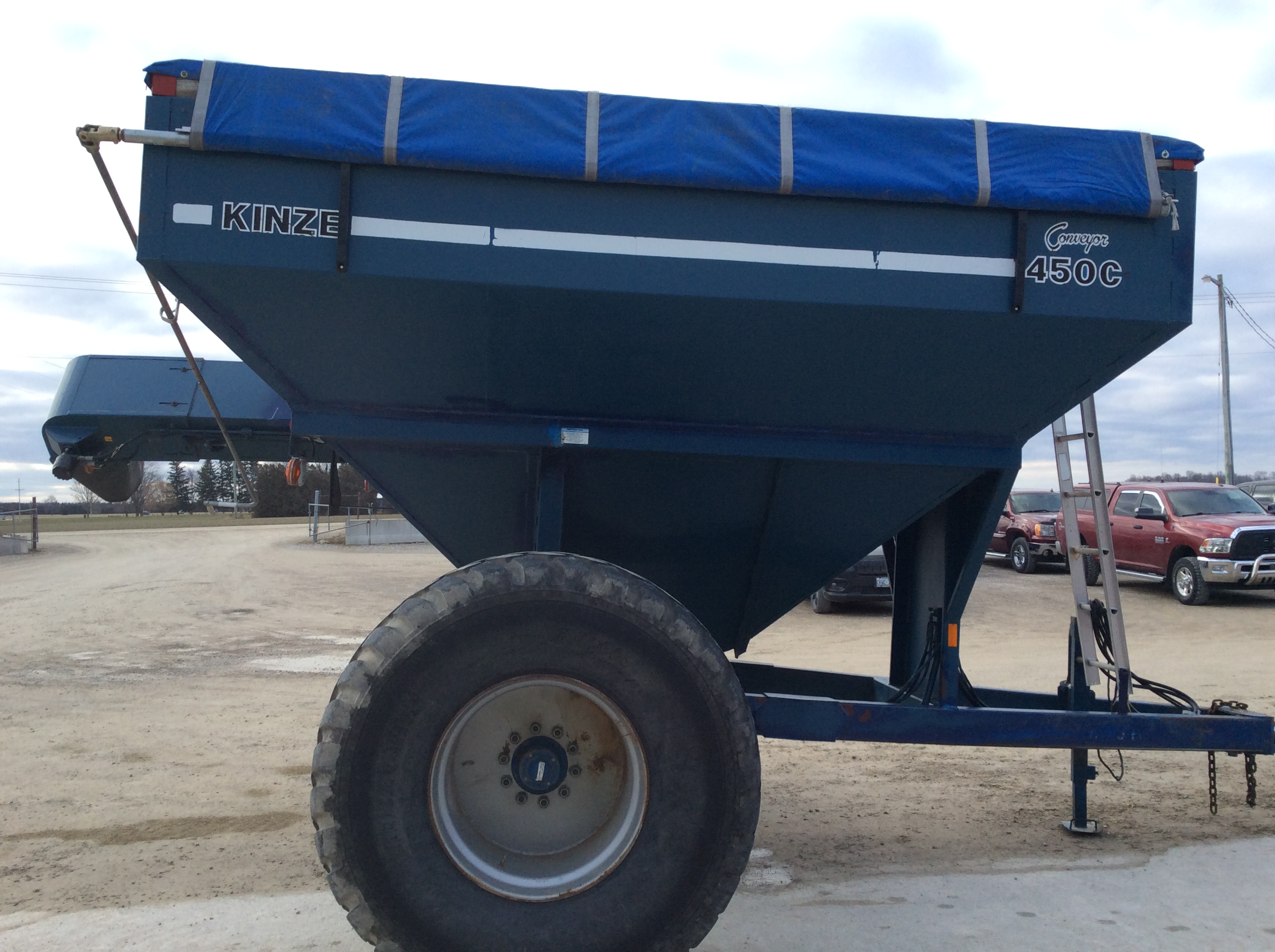 2000 Kinze 450C Grain Cart