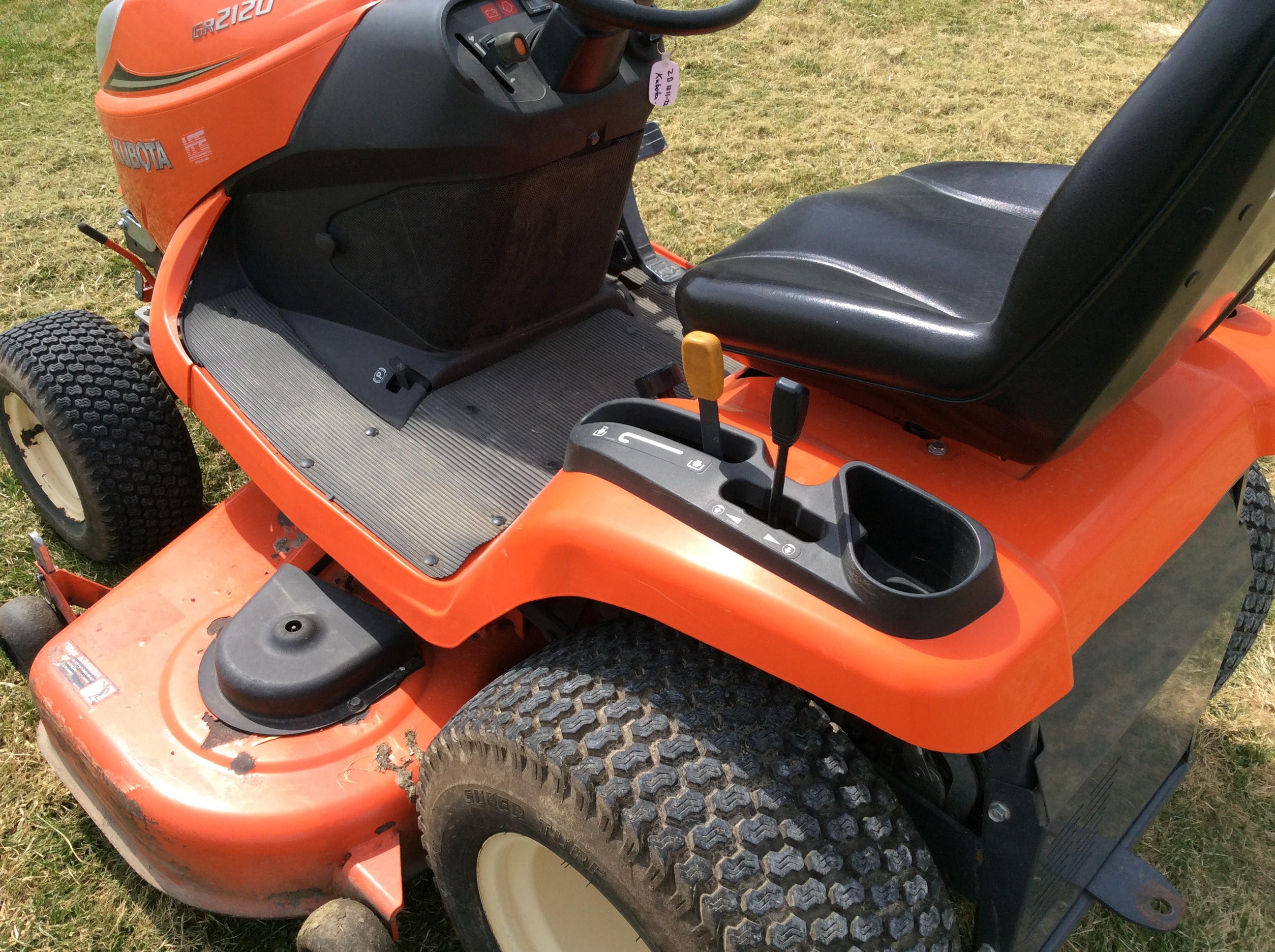 Kubota GR2120 Garden Tractor