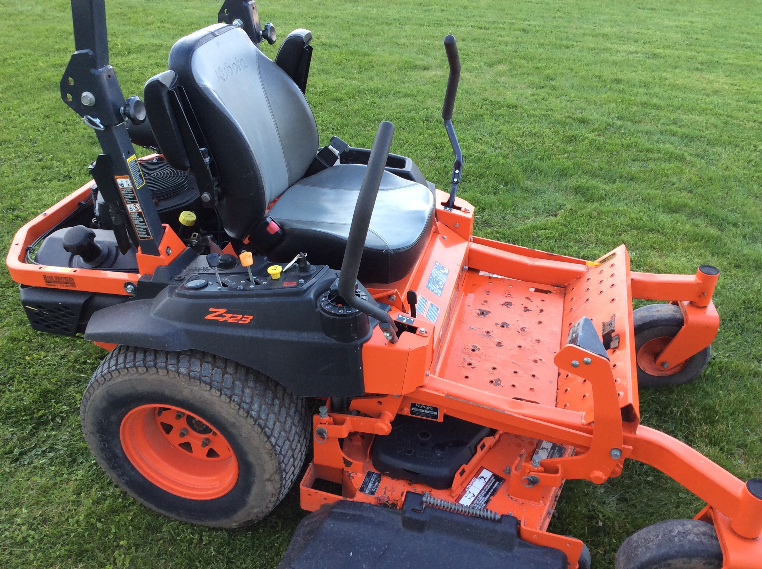 2015 Kubota Z723 Mower/Zero Turn