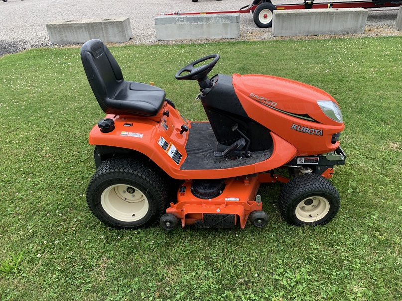 2020 Kubota GR2120 Garden Tractor