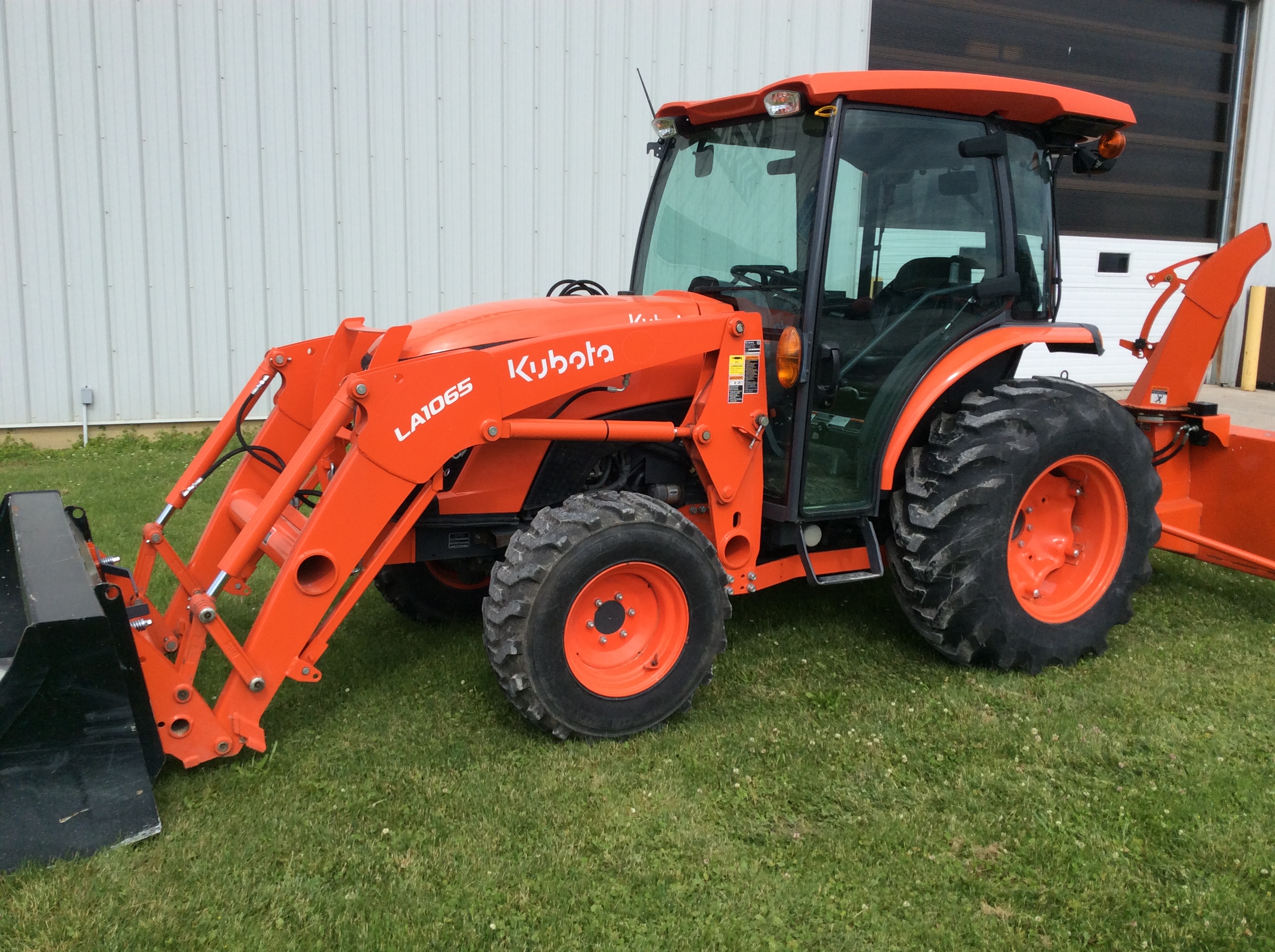 2021 Kubota MX5400 Tractor