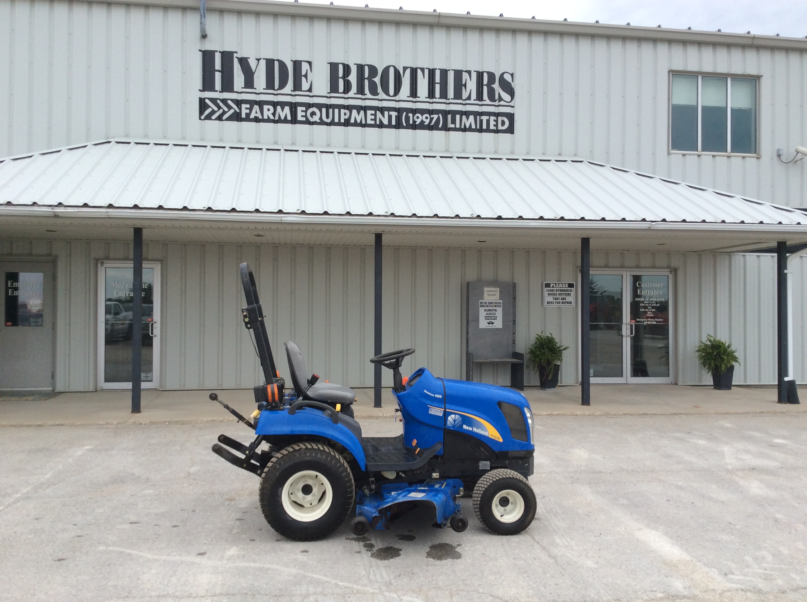 2007 New Holland T1030 Tractor