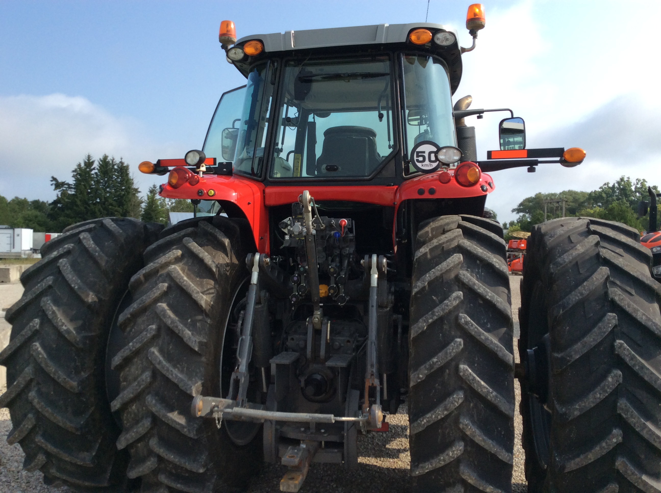 2018 Massey Ferguson 7722 Deluxe Tractor