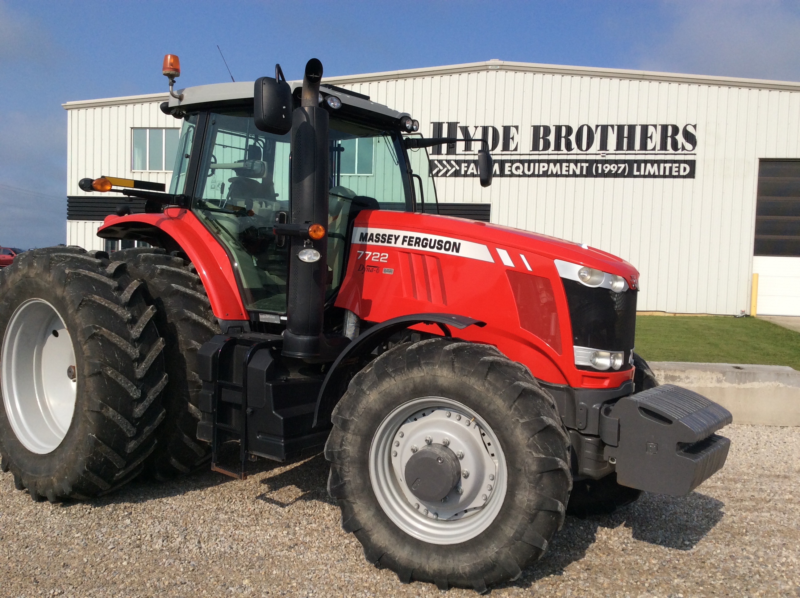 2018 Massey Ferguson 7722 Deluxe Tractor