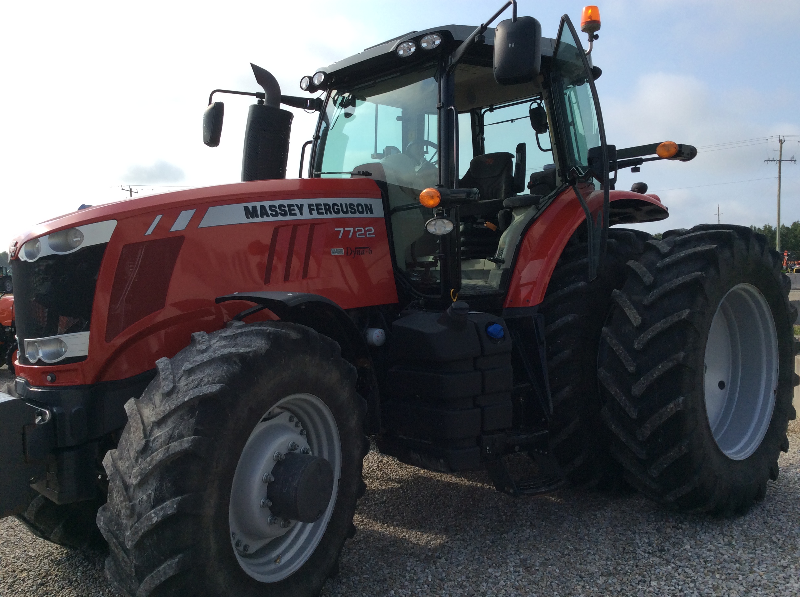 2018 Massey Ferguson 7722 Deluxe Tractor