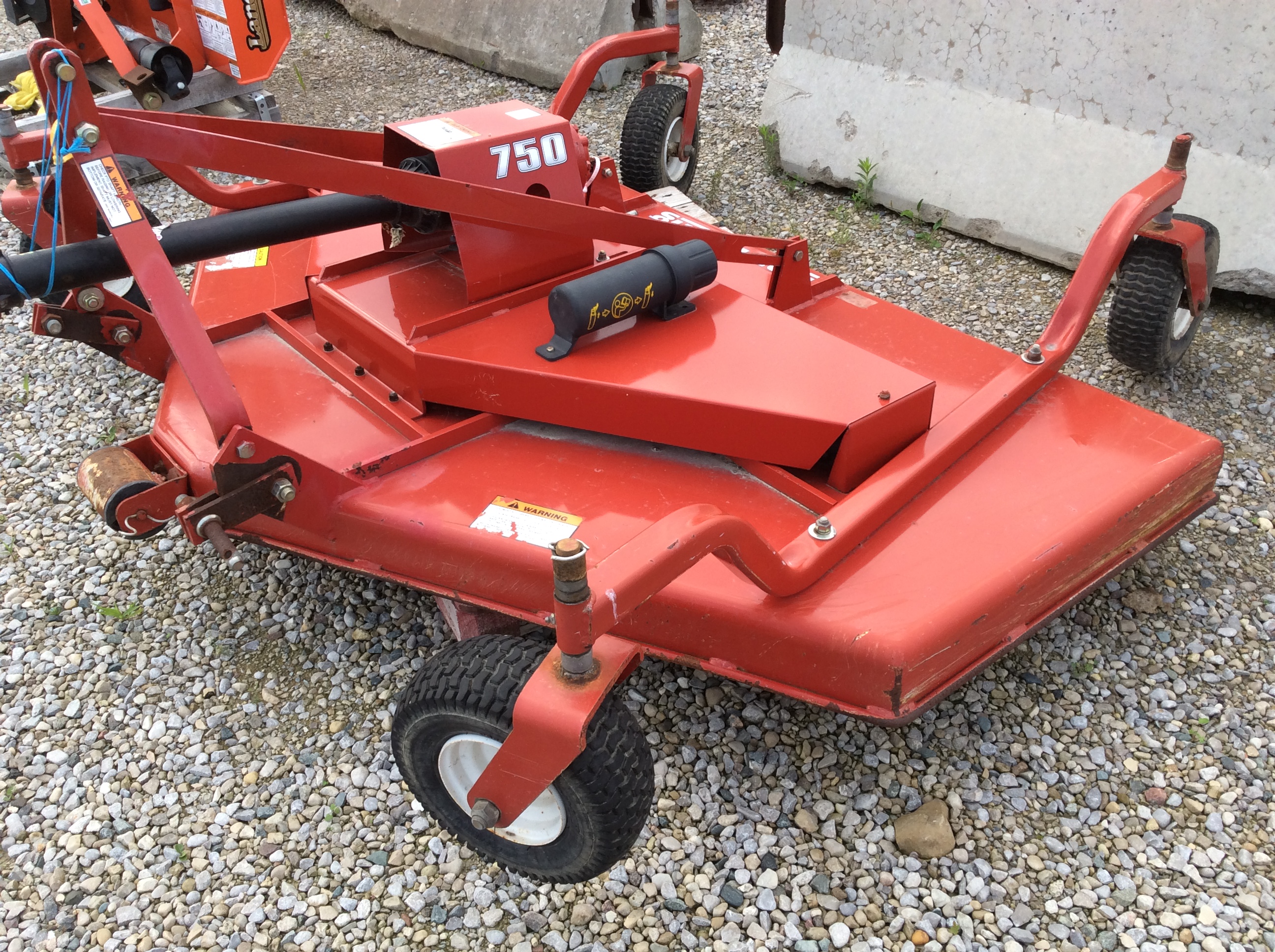 2011 Buhler Y750R Mower/Finishing