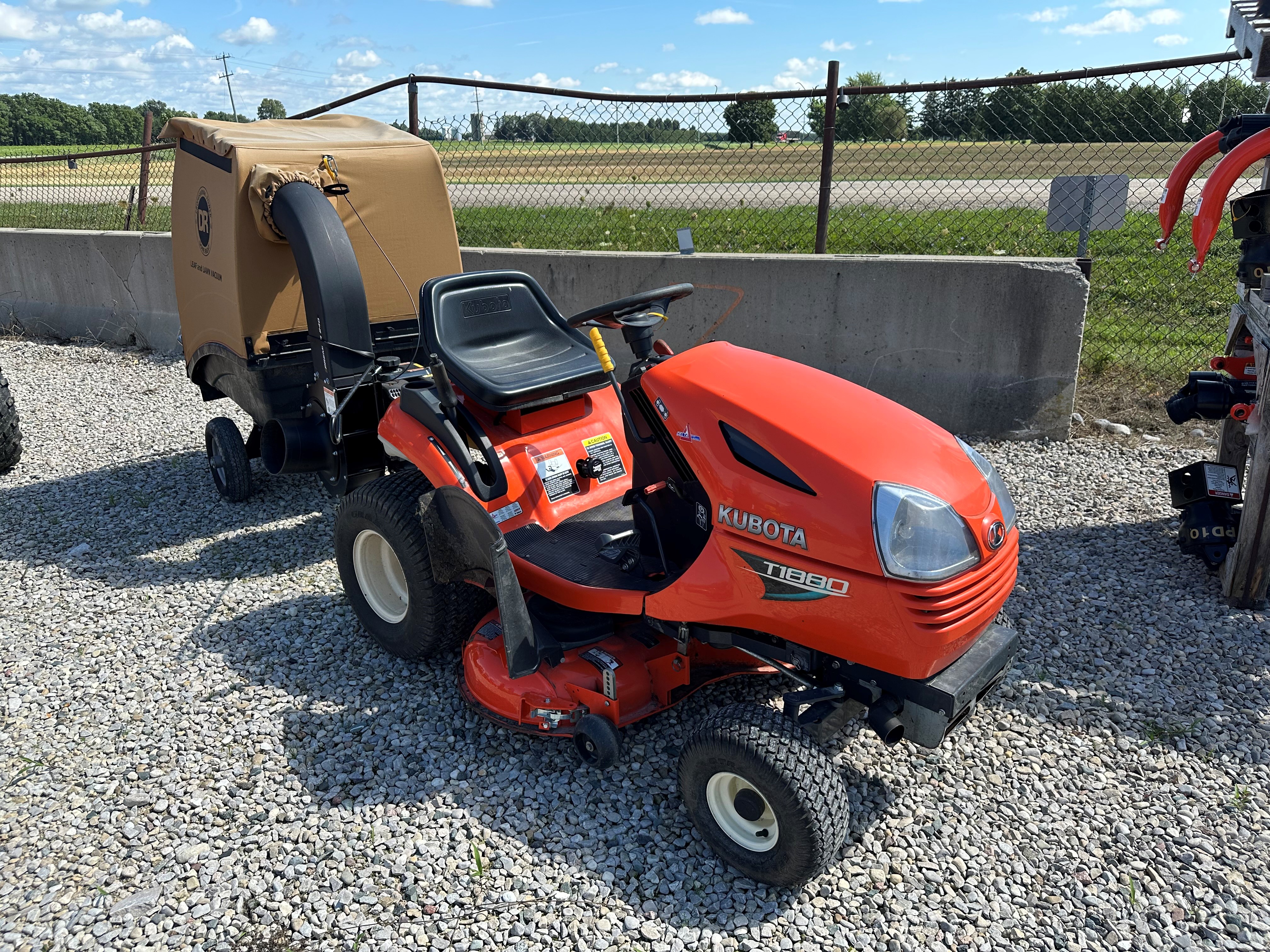 2012 Kubota T1880 Lawn Tractor