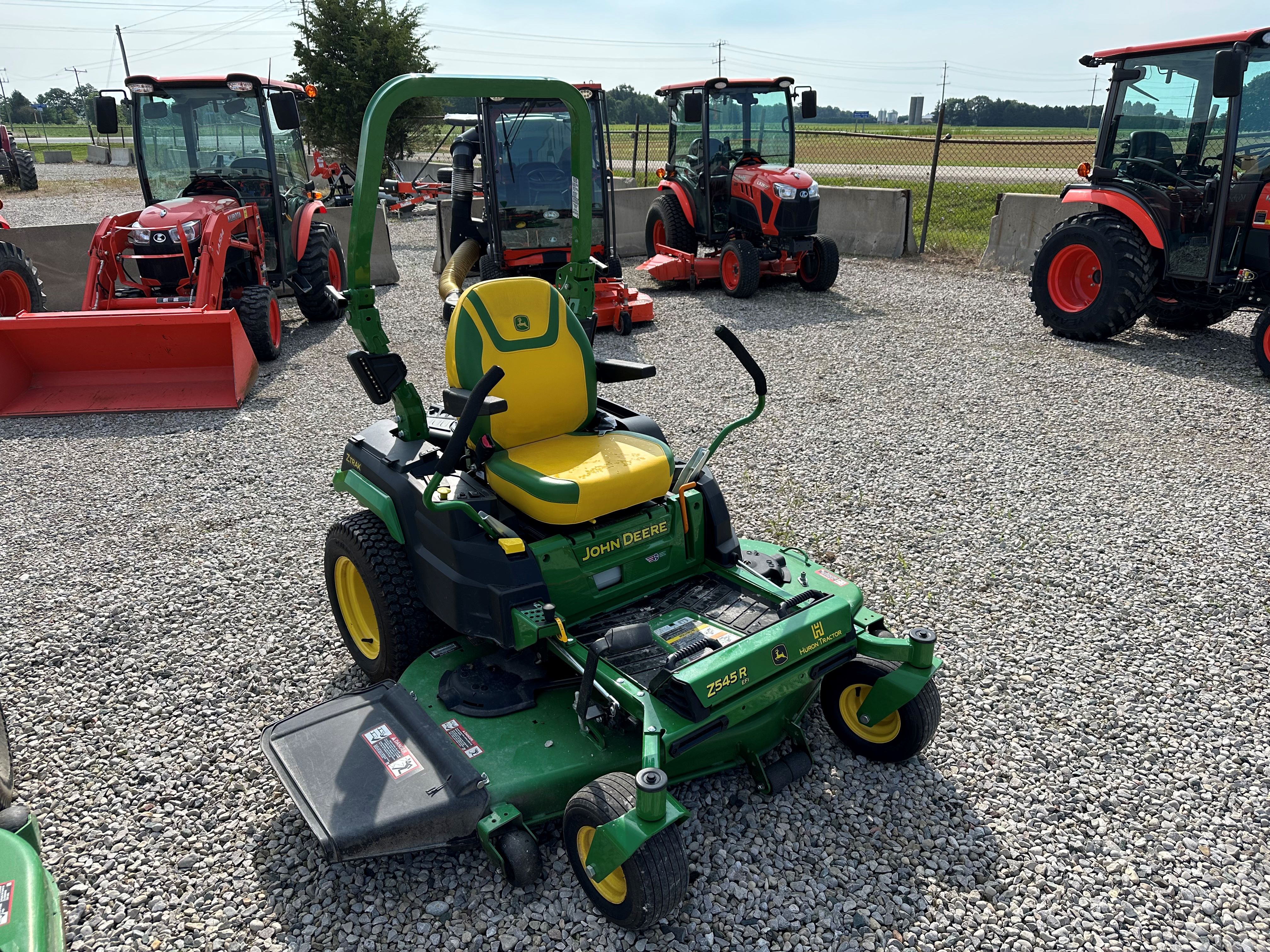 2023 John Deere Z545R Mower/Zero Turn