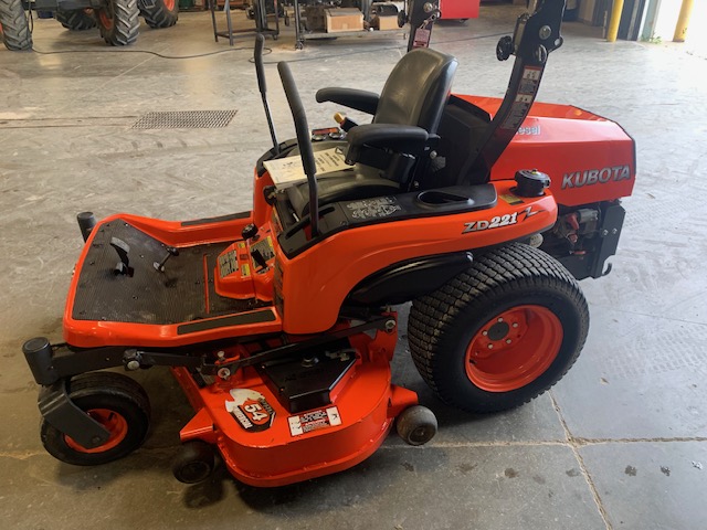 2011 Kubota ZD221 Mower/Zero Turn