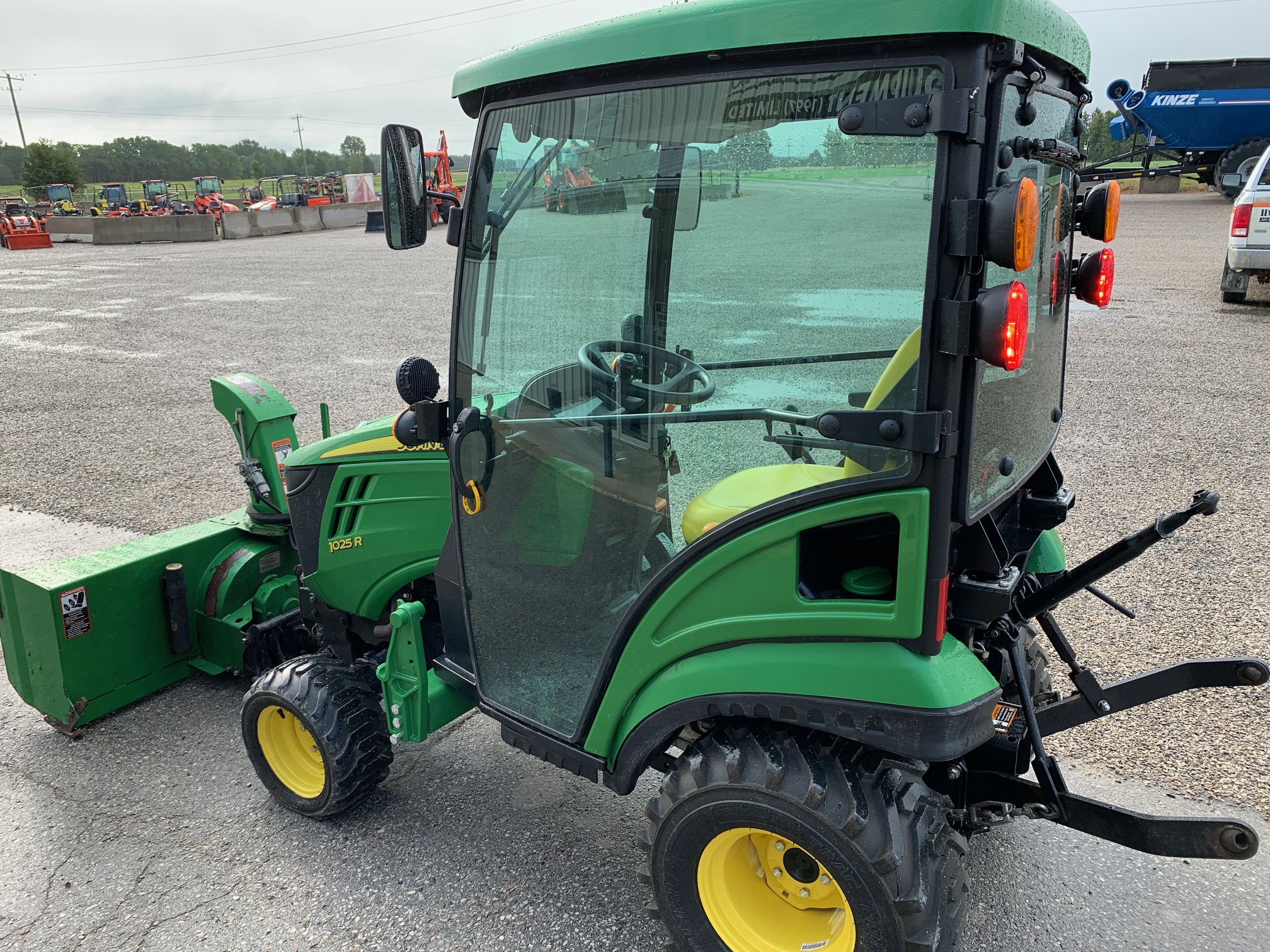 2019 John Deere 1025R Tractor