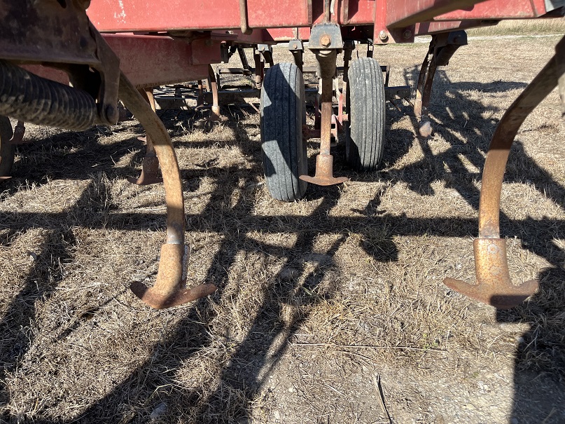 Case IH 4800 Field Cultivator