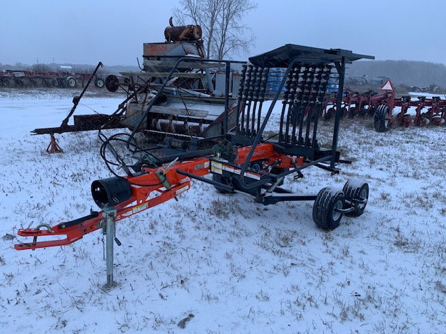 2015 Kubota RA1042T Rake