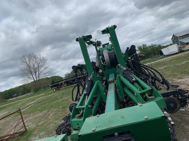 2011 Great Plains YP1225 Planter