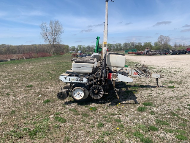 New Idea 9800 Planter