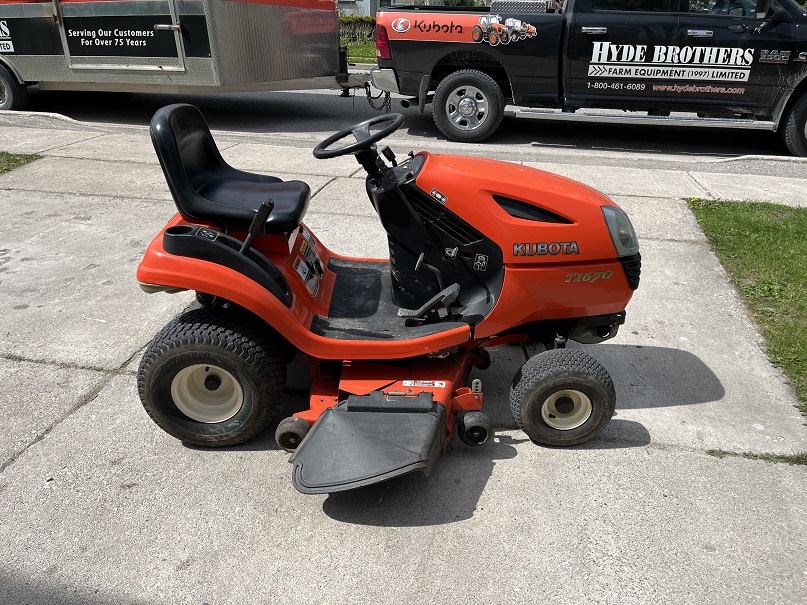 2006 Kubota T1670A Lawn Tractor