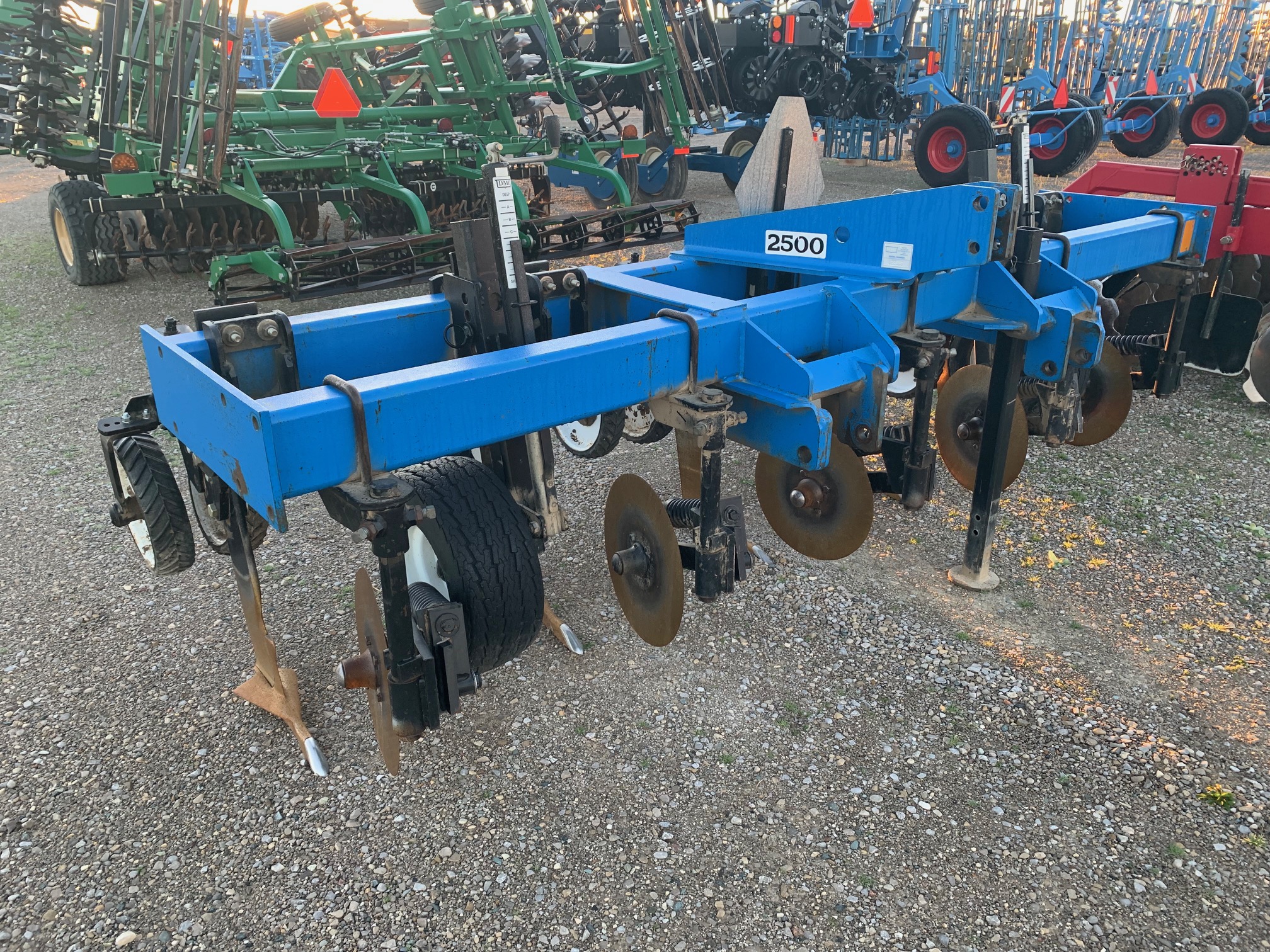 DMI 2500 Inline Ripper