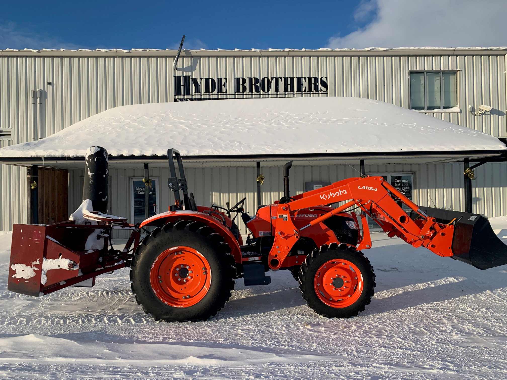 2022 Kubota M7060HDRC Tractor