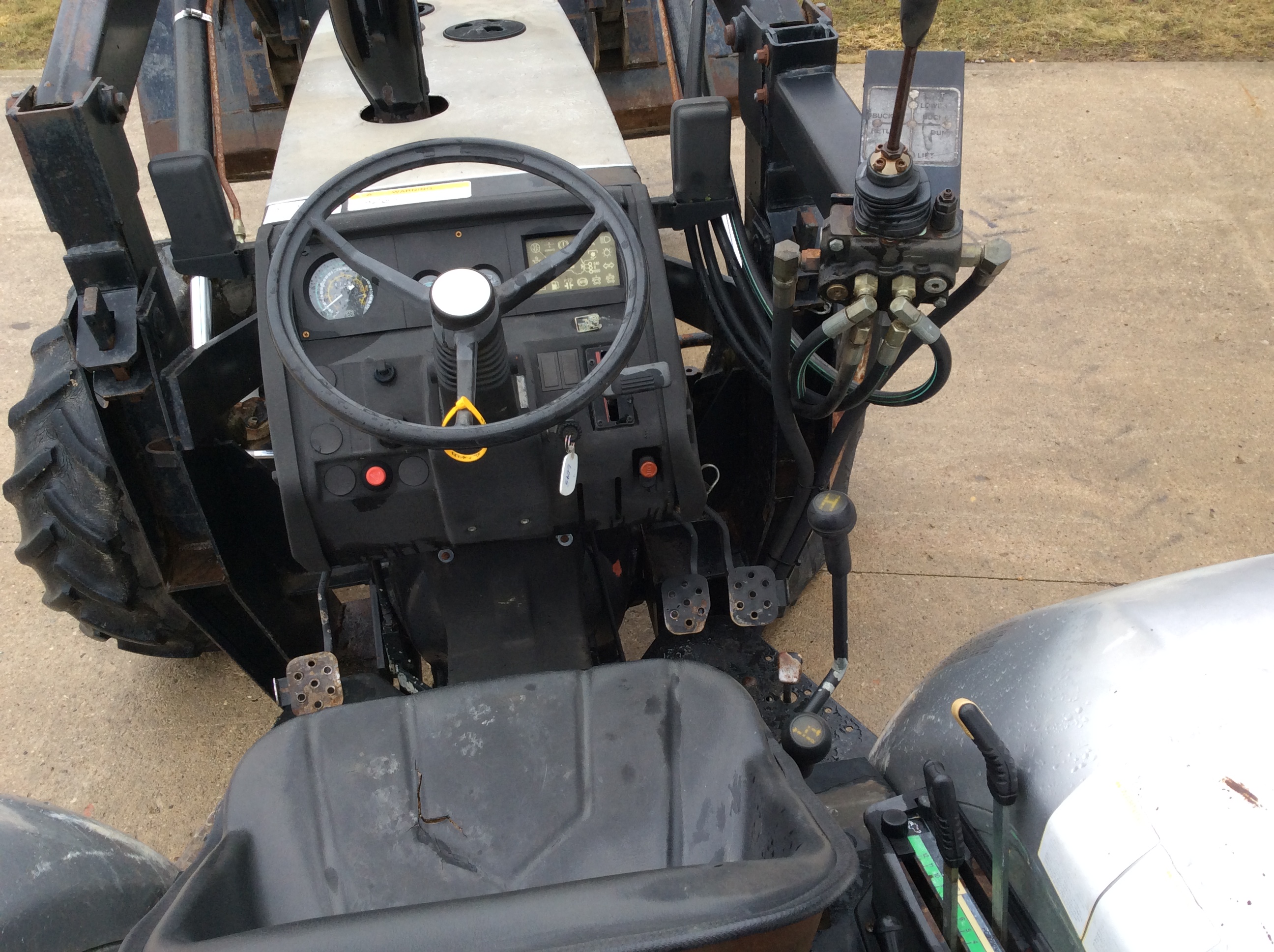 1997 White 6045 Tractor Loader