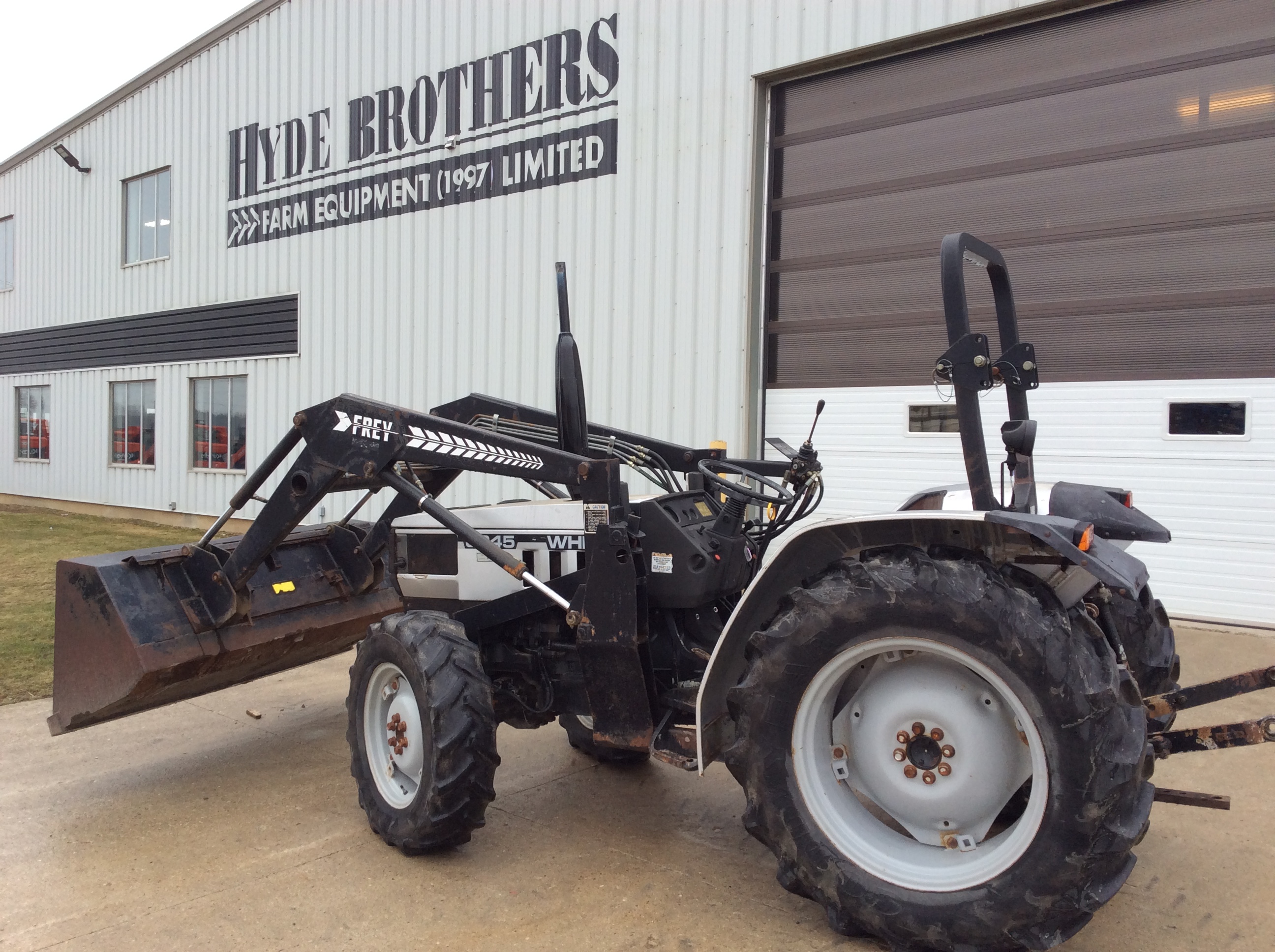 1997 White 6045 Tractor Loader