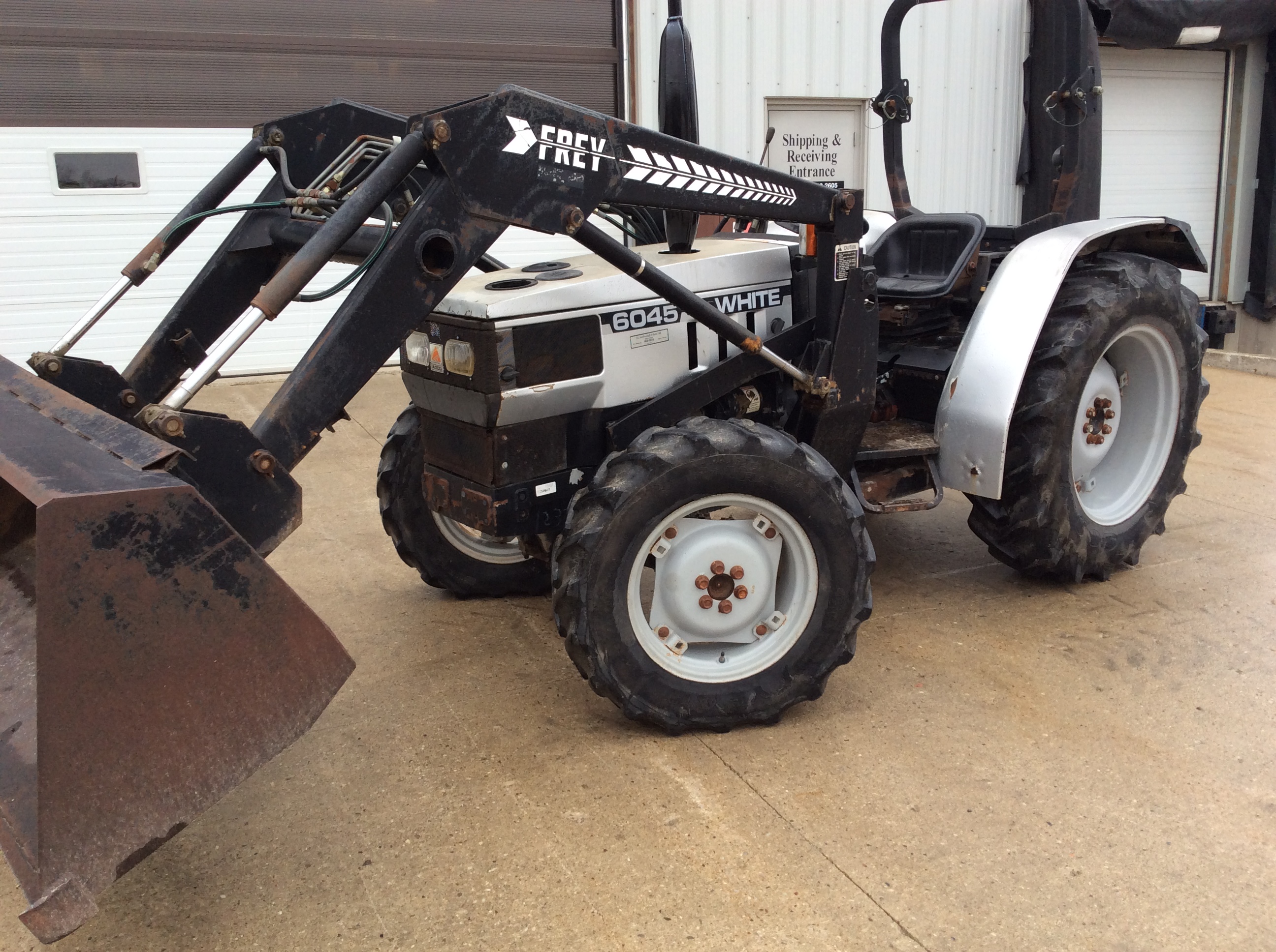 1997 White 6045 Tractor Loader